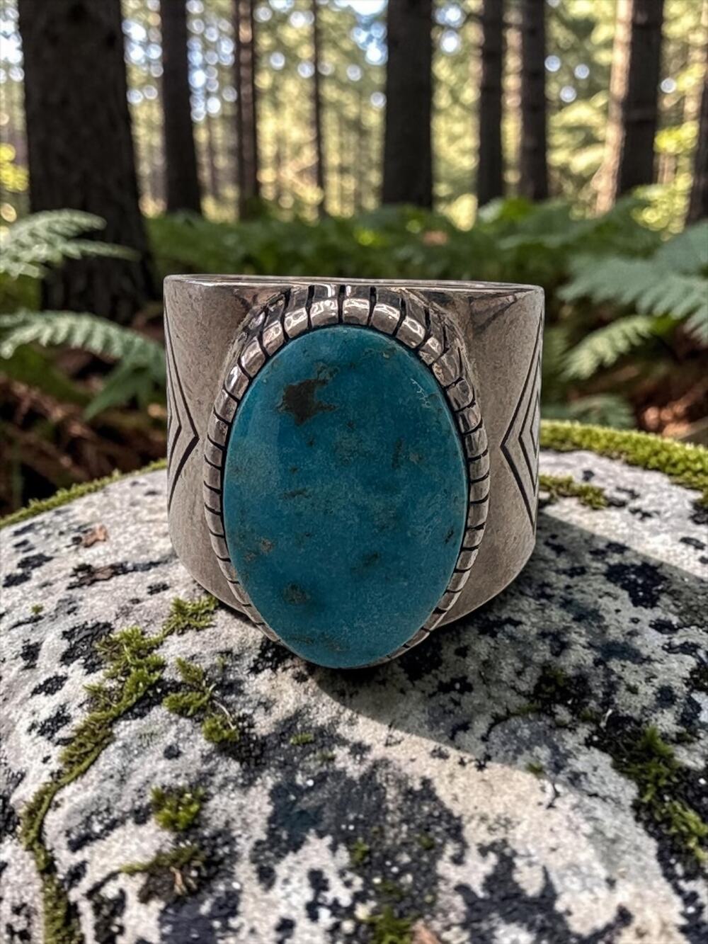 Vintage Sterling Silver Turquoise Bold Wide Band Ring Geometric Engraved Shoulde